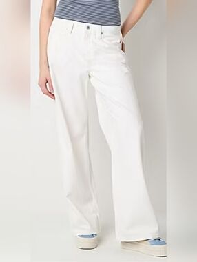 White Wide-Leg Women's Jeans